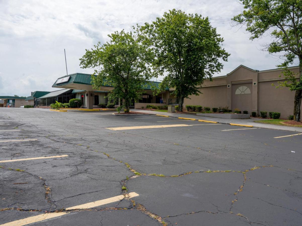 Oyo Hotel O Henderson Kerr Lak I-85 N Exterior photo